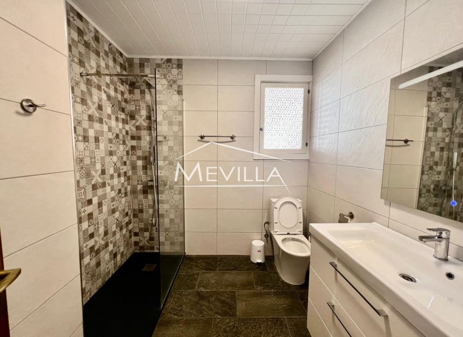 4 Zimmer Villa zu verkaufen in Campoamor mit Pool Garage - 775.000 € (Ref: 9207482)