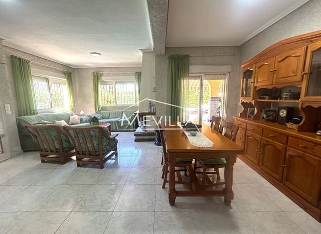 6 bedroom Villa for sale in Cabo Roig, Orihuela with pool garage - € 695,000 (Ref: 9221354)