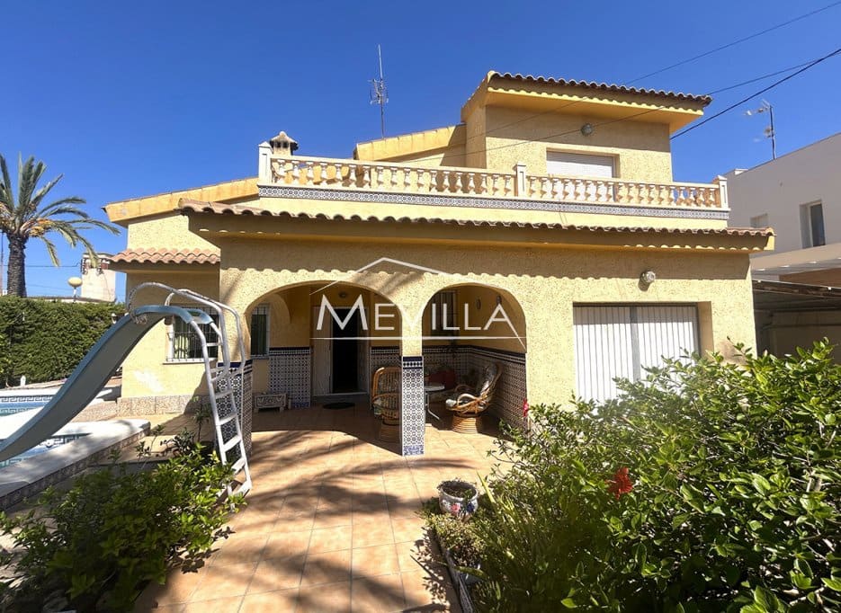6 bedroom Villa for sale in Cabo Roig with pool garage - € 695,000 (Ref: 9221354)