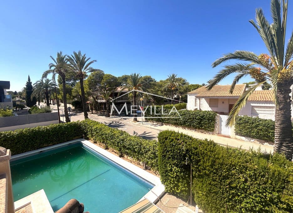 6 bedroom Villa for sale in Cabo Roig with pool garage - € 695,000 (Ref: 9221354)
