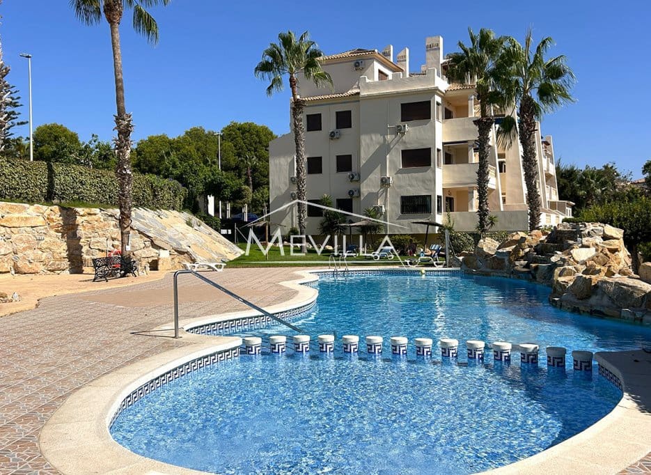 3 Zimmer Apartment zu verkaufen in Villamartin mit Pool Garage - 219.995 € (Ref: 9223692)