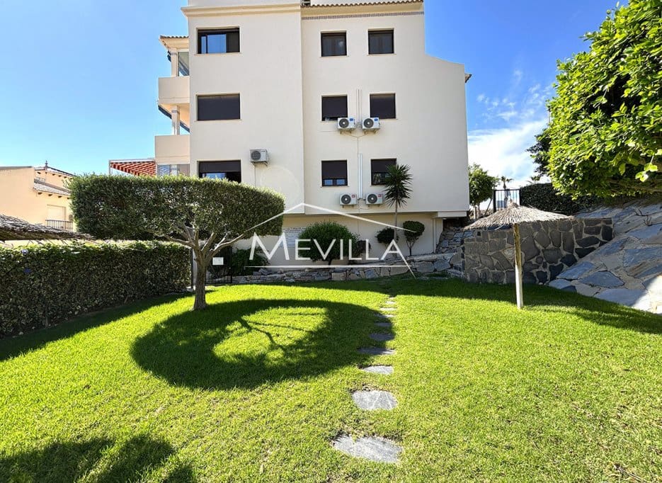 3 Zimmer Apartment zu verkaufen in Villamartin mit Pool Garage - 219.995 € (Ref: 9223692)