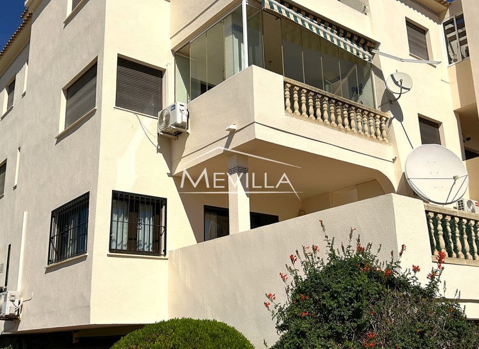 3 Zimmer Apartment zu verkaufen in Villamartin mit Pool Garage - 219.995 € (Ref: 9223692)