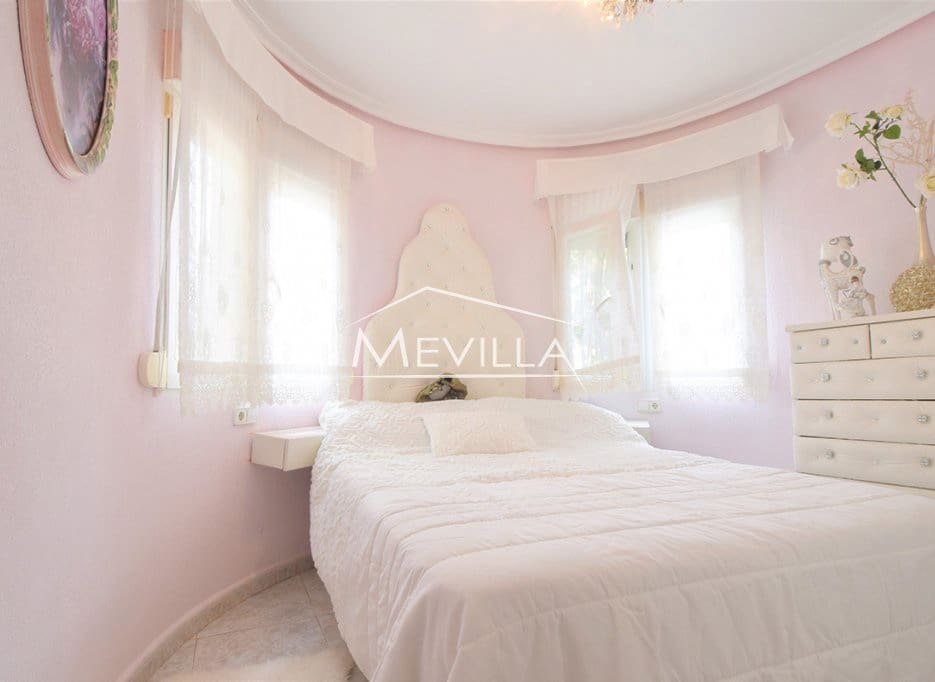 Chalet de 3 habitaciones en Playa Flamenca en venta con piscina garaje - 230.000 € (Ref: 9267773)