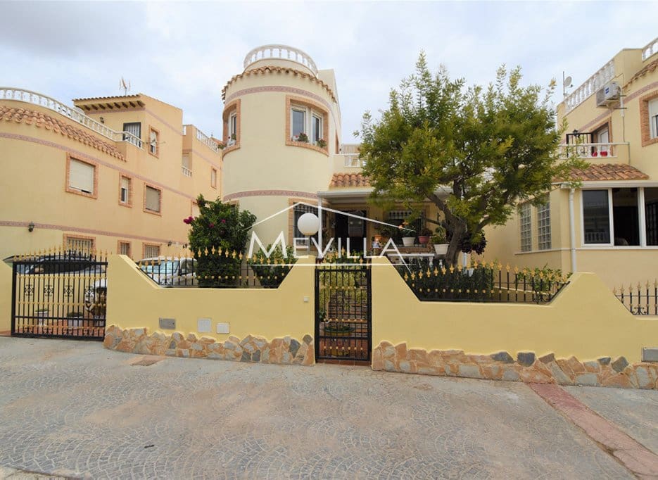 Chalet de 3 habitaciones en Playa Flamenca en venta con piscina garaje - 230.000 € (Ref: 9267773)