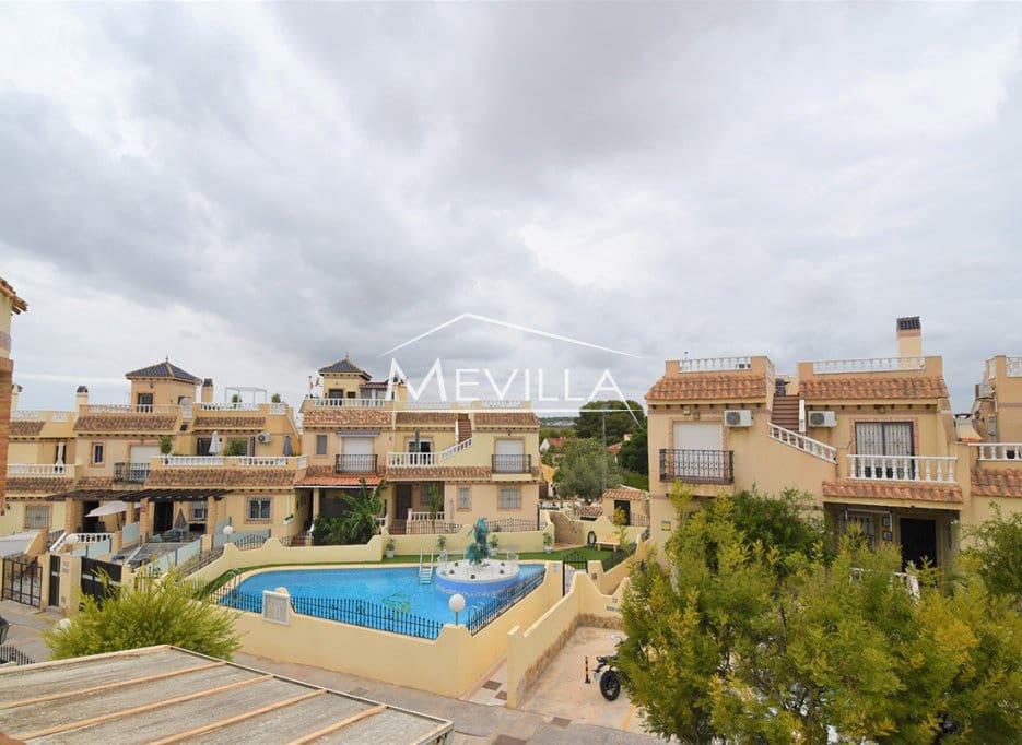 Chalet de 3 habitaciones en Playa Flamenca en venta con piscina garaje - 230.000 € (Ref: 9267773)