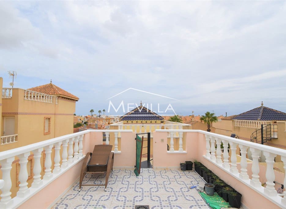 Chalet de 3 habitaciones en Playa Flamenca en venta con piscina garaje - 230.000 € (Ref: 9267773)