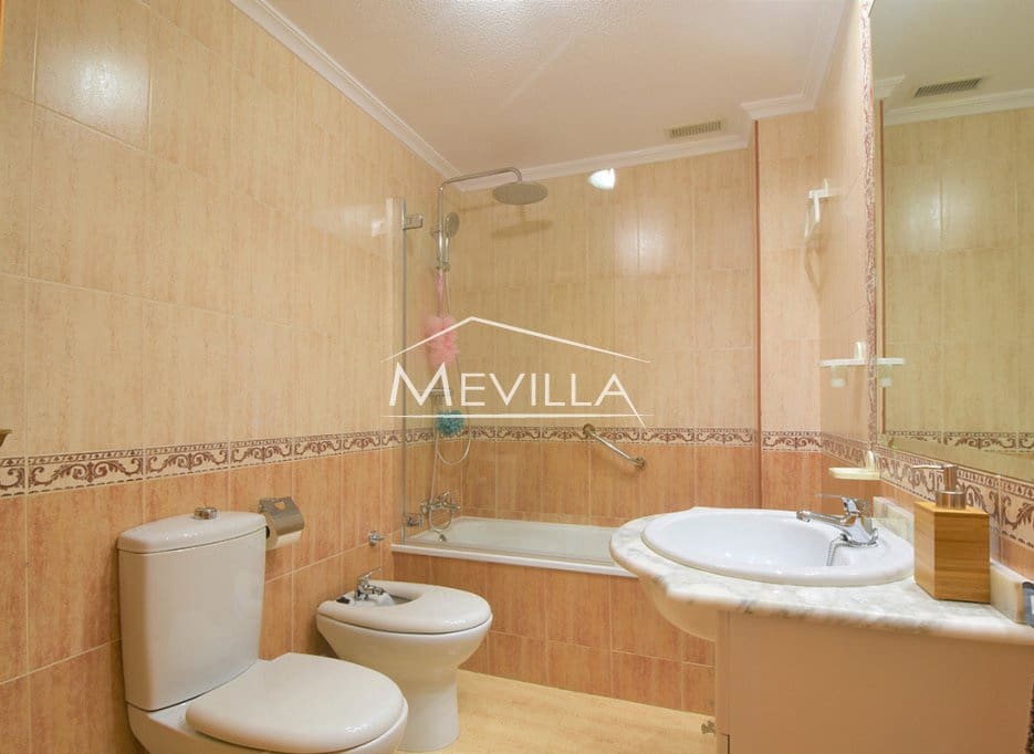 3 slaapkamer Huis te koop in Playa Flamenca met zwembad garage - € 367.500 (Ref: 9294112)