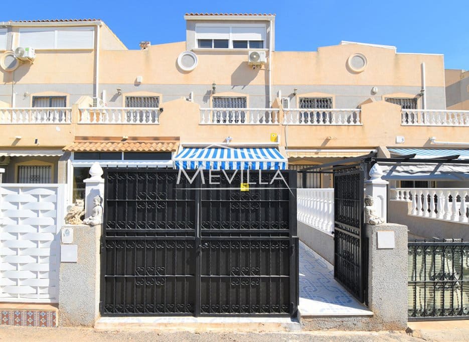 3 slaapkamer Huis te koop in Playa Flamenca met zwembad garage - € 367.500 (Ref: 9294112)