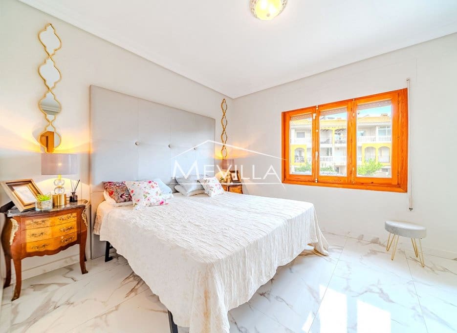 Chalet de 4 habitaciones en Campoamor en venta con piscina garaje - 695.000 € (Ref: 9309264)