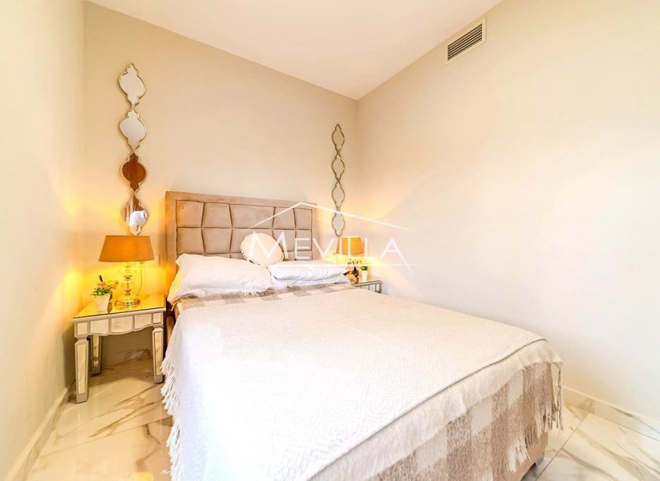 Chalet de 4 habitaciones en Campoamor en venta con piscina garaje - 695.000 € (Ref: 9309264)