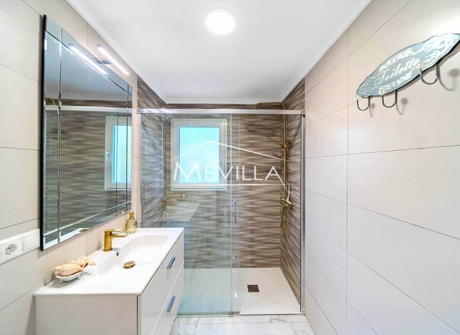 Chalet de 4 habitaciones en Campoamor en venta con piscina garaje - 695.000 € (Ref: 9309264)