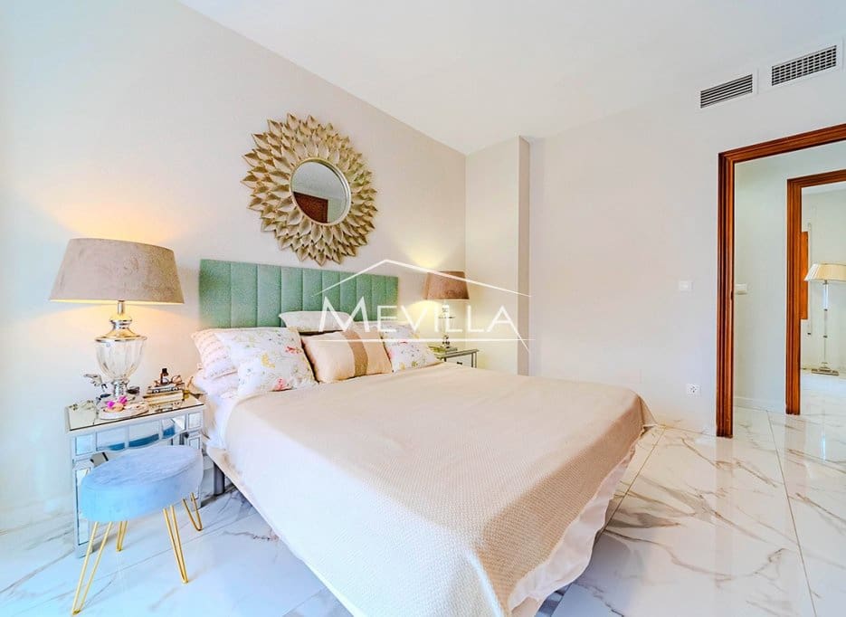 Chalet de 4 habitaciones en Campoamor en venta con piscina garaje - 695.000 € (Ref: 9309264)