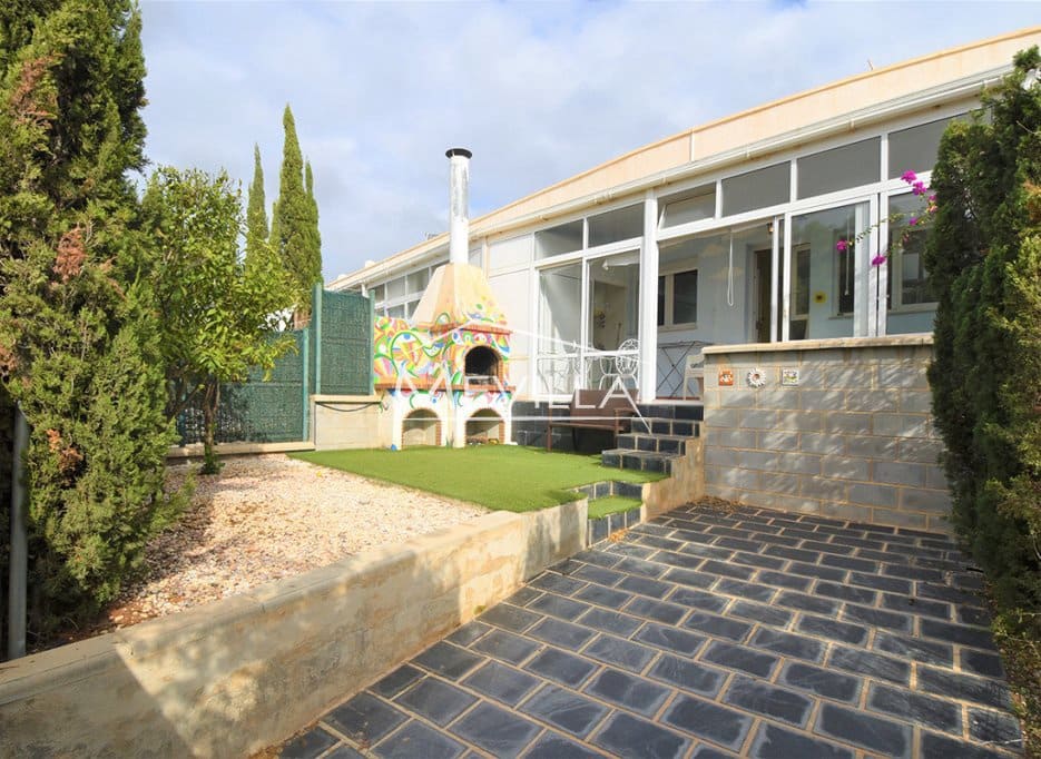 2 soveværelse Byhus til salg i Mil Palmeras med swimmingpool garage - € 188.000 (Ref: 9341635)