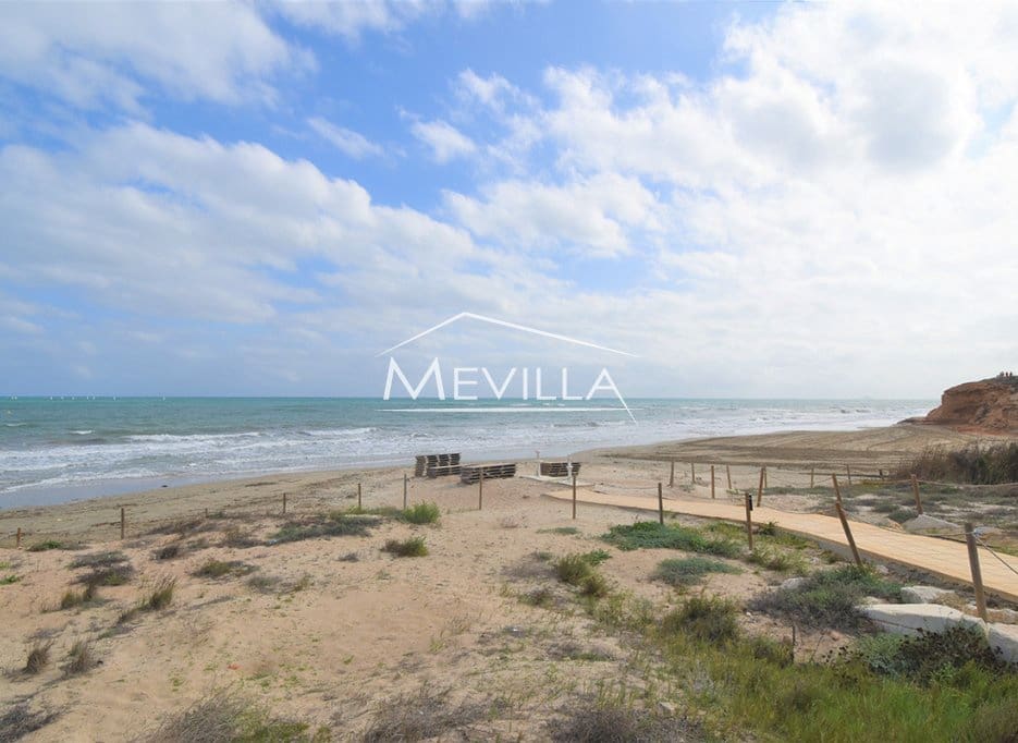 2 soveværelse Byhus til salg i Mil Palmeras med swimmingpool garage - € 188.000 (Ref: 9341635)