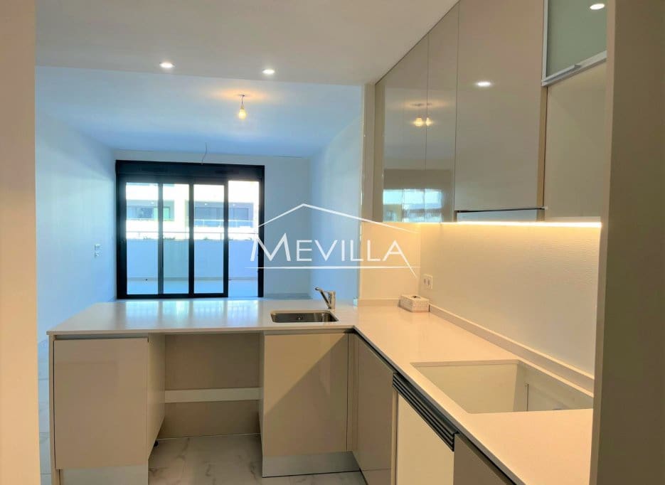 Apartamento de 2 habitaciones en Playa Flamenca en venta con piscina garaje - 374.000 € (Ref: 9345663)