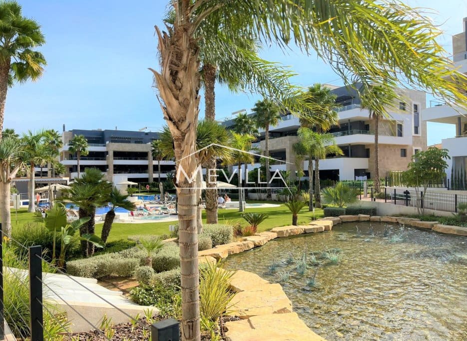 Apartamento de 2 habitaciones en Playa Flamenca en venta con piscina garaje - 374.000 € (Ref: 9345663)