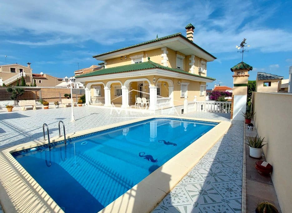 5 chambre Villa/Maison à vendre à Los Balcones avec piscine garage - 995 000 € (Ref: 9352102)