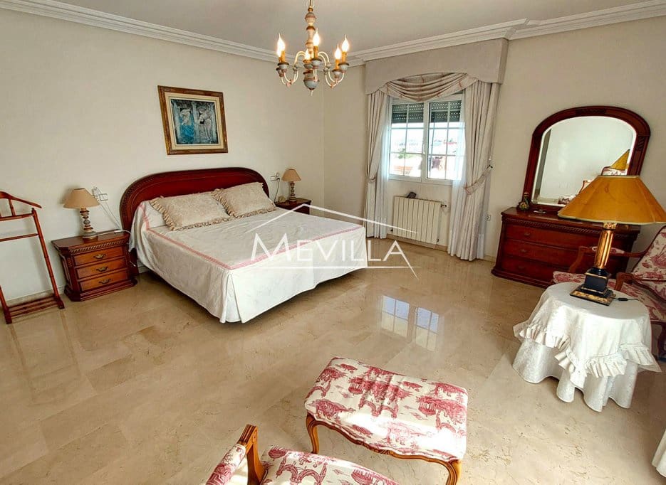 5 chambre Villa/Maison à vendre à Los Balcones avec piscine garage - 995 000 € (Ref: 9352102)