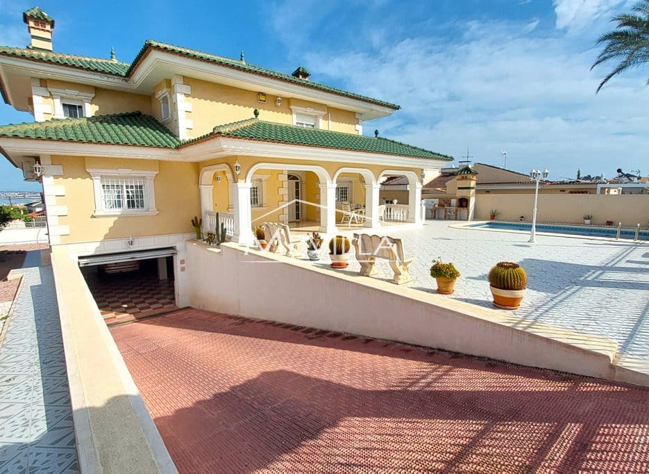 5 chambre Villa/Maison à vendre à Los Balcones avec piscine garage - 995 000 € (Ref: 9352102)