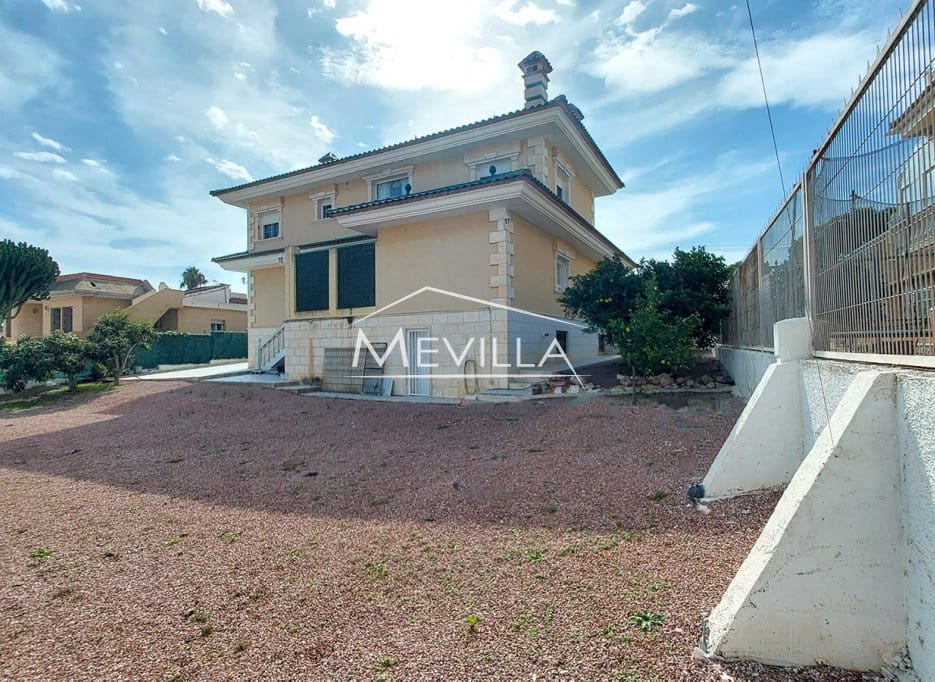 5 chambre Villa/Maison à vendre à Los Balcones avec piscine garage - 995 000 € (Ref: 9352102)