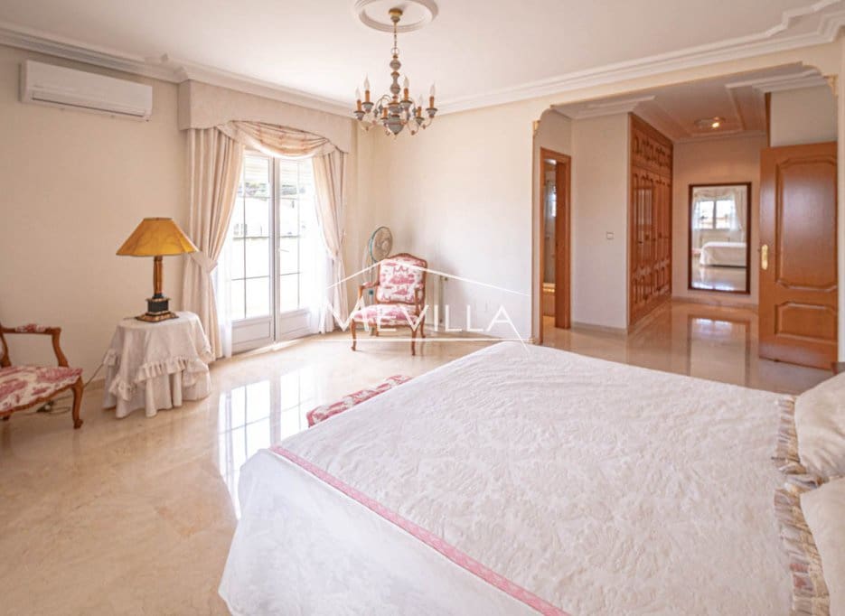 Chalet de 5 habitaciones en Los Balcones en venta con piscina garaje - 785.000 € (Ref: 9352102)