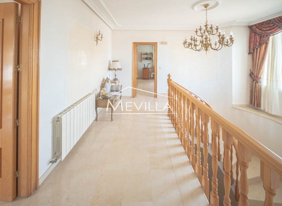 Chalet de 5 habitaciones en Los Balcones en venta con piscina garaje - 785.000 € (Ref: 9352102)