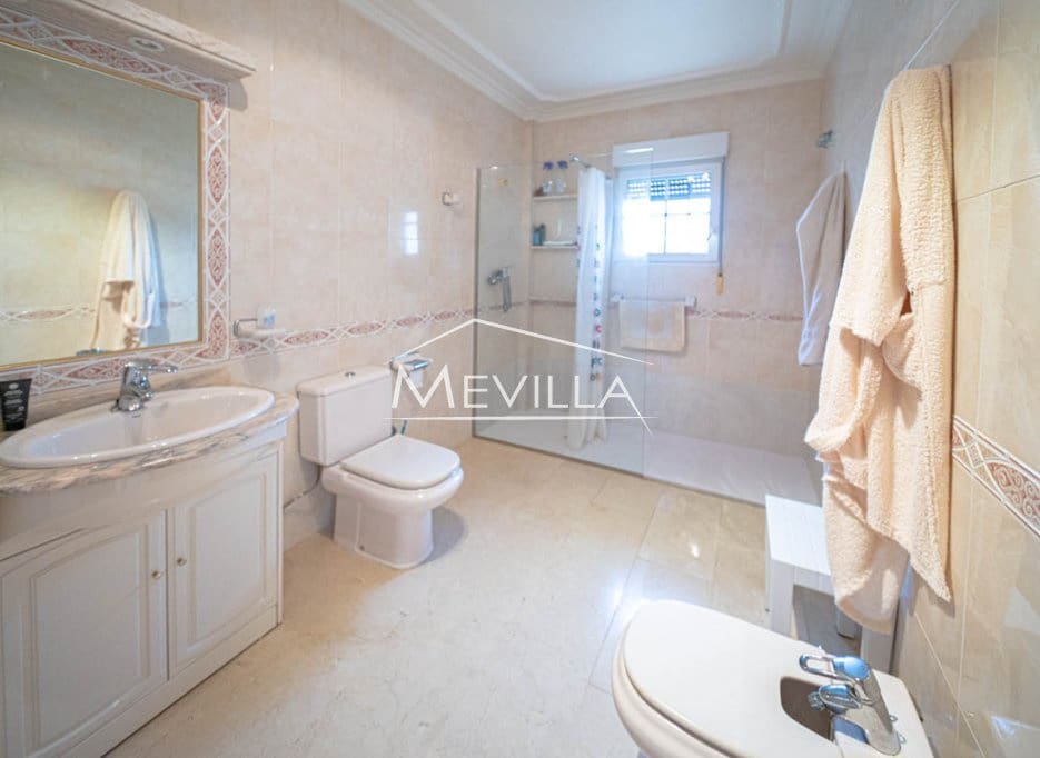 Chalet de 5 habitaciones en Los Balcones en venta con piscina garaje - 785.000 € (Ref: 9352102)