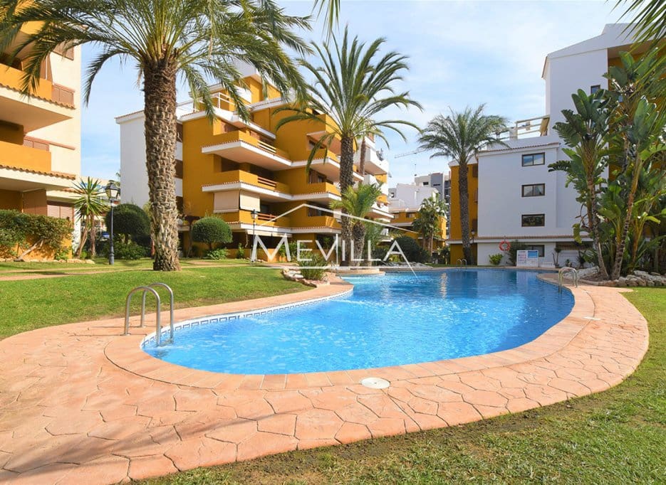 2 slaapkamer Appartement te koop in Orihuela Costa met zwembad garage - € 260.000 (Ref: 9376417)