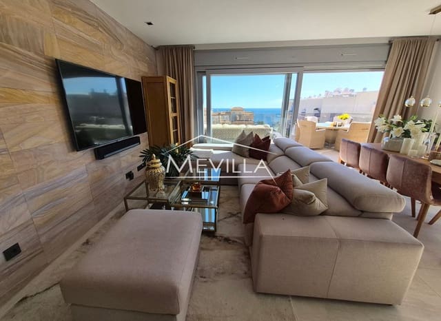 Ático de 3 habitaciones en Cabo Roig, Orihuela en venta con piscina garaje - 750.000 € (Ref: 9378447)