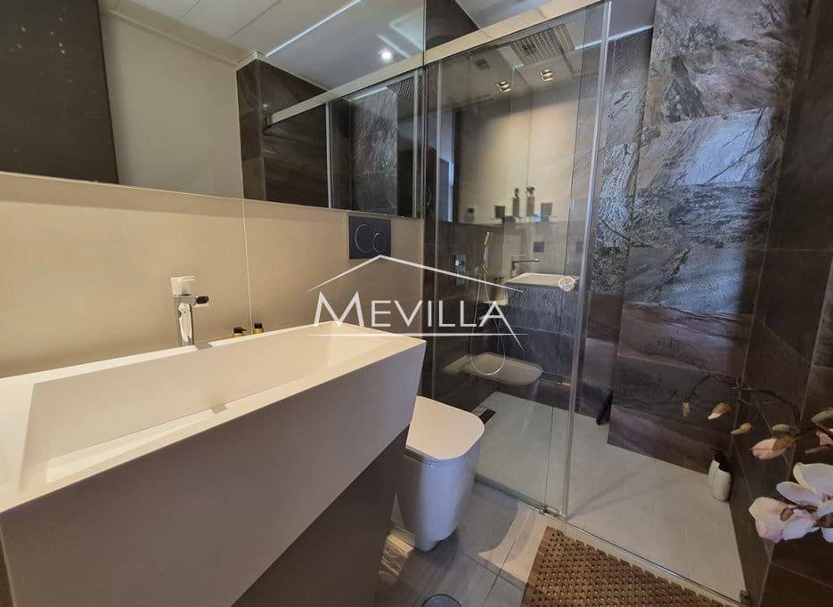 3 camera da letto Attico in vendita in Cabo Roig con piscina garage - 750.000 € (Rif: 9378447)