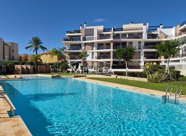Ático de 3 habitaciones en Cabo Roig, Orihuela en venta con piscina garaje - 750.000 € (Ref: 9378447)