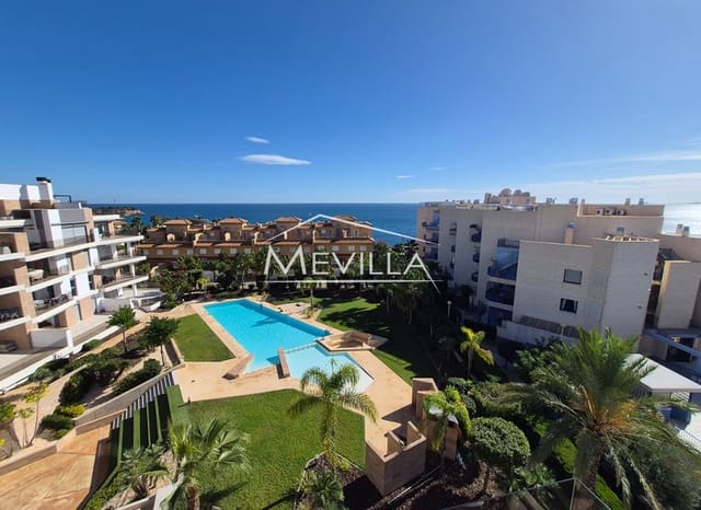 Ático de 3 habitaciones en Cabo Roig, Orihuela en venta con piscina garaje - 750.000 € (Ref: 9378447)