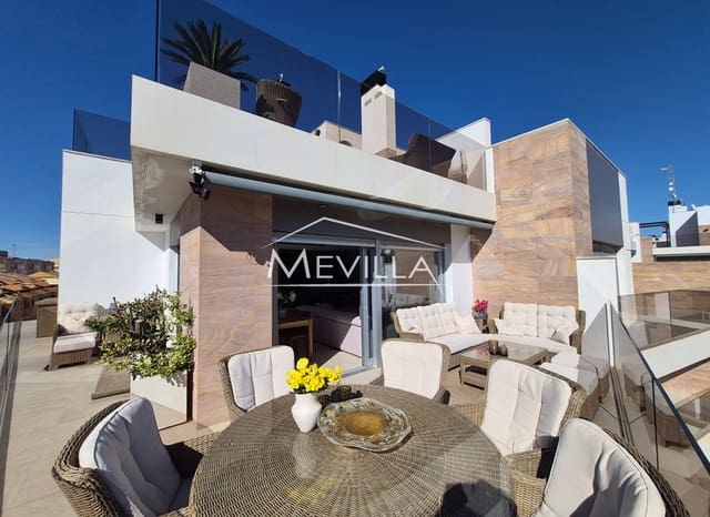 Ático de 3 habitaciones en Cabo Roig, Orihuela en venta con piscina garaje - 750.000 € (Ref: 9378447)