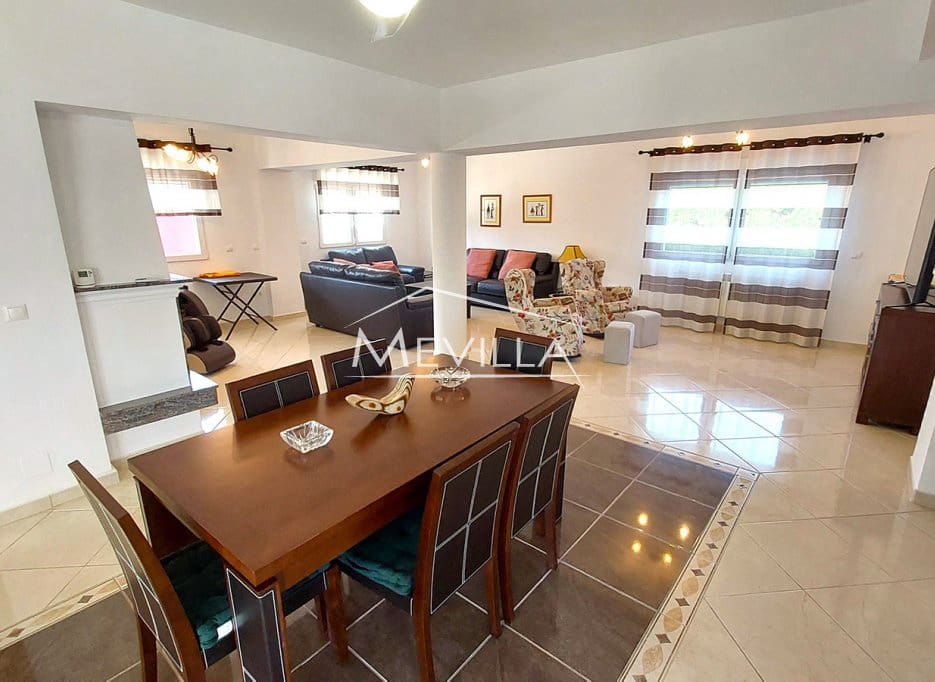 4 makuuhuone Huvila myytävänä paikassa Cabo Roig mukana uima-altaan 
autotalli - 1 250 000 € (Ref: 9383202)