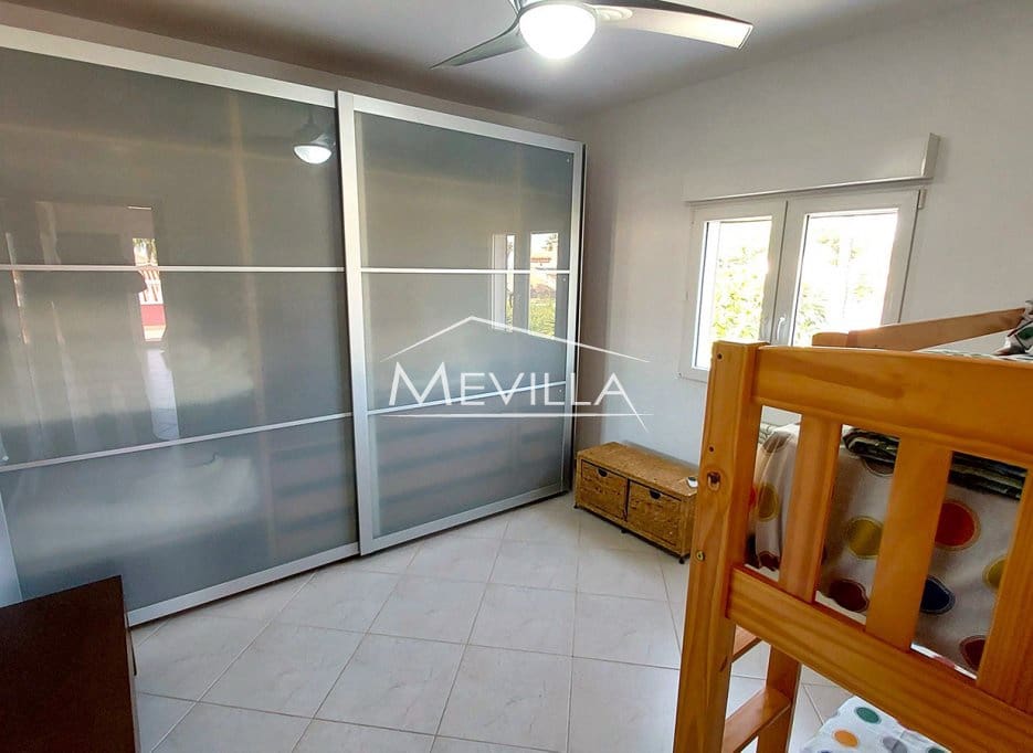 4 makuuhuone Huvila myytävänä paikassa Cabo Roig mukana uima-altaan 
autotalli - 1 250 000 € (Ref: 9383202)