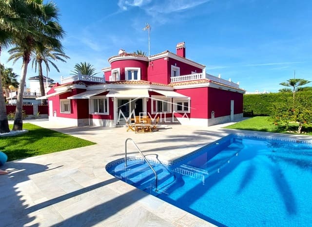 4 makuuhuone Huvila myytävänä paikassa Cabo Roig, Orihuela mukana uima-altaan 
autotalli - 1 250 000 € (Ref: 9383202)