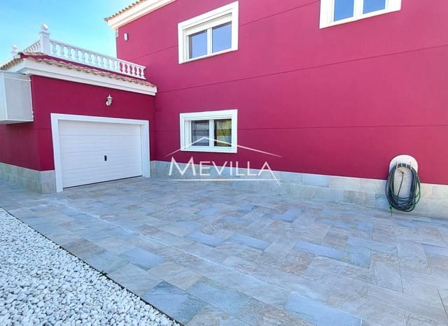 4 makuuhuone Huvila myytävänä paikassa Cabo Roig, Orihuela mukana uima-altaan 
autotalli - 1 250 000 € (Ref: 9383202)