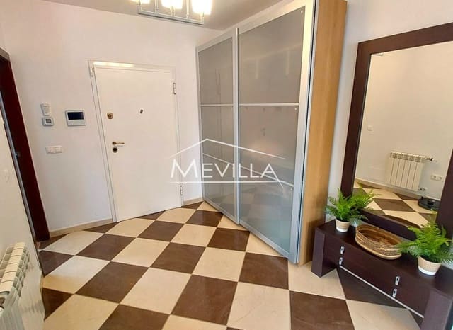 4 makuuhuone Huvila myytävänä paikassa Cabo Roig, Orihuela mukana uima-altaan 
autotalli - 1 250 000 € (Ref: 9383202)