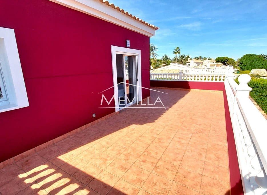 4 makuuhuone Huvila myytävänä paikassa Cabo Roig mukana uima-altaan 
autotalli - 1 250 000 € (Ref: 9383202)