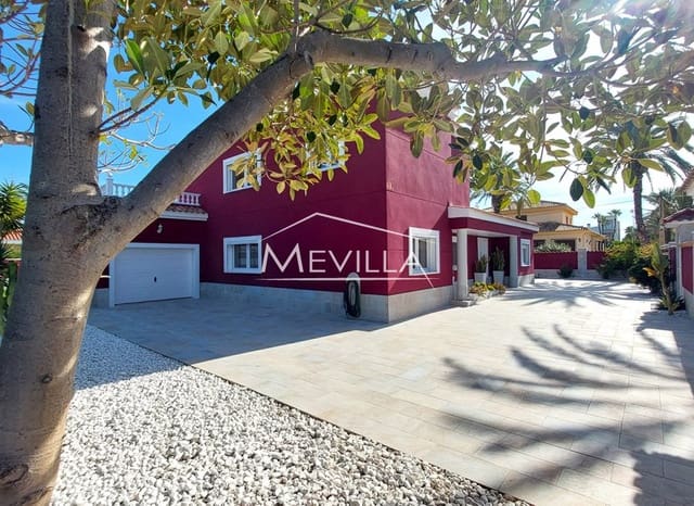 4 makuuhuone Huvila myytävänä paikassa Cabo Roig, Orihuela mukana uima-altaan 
autotalli - 1 250 000 € (Ref: 9383202)