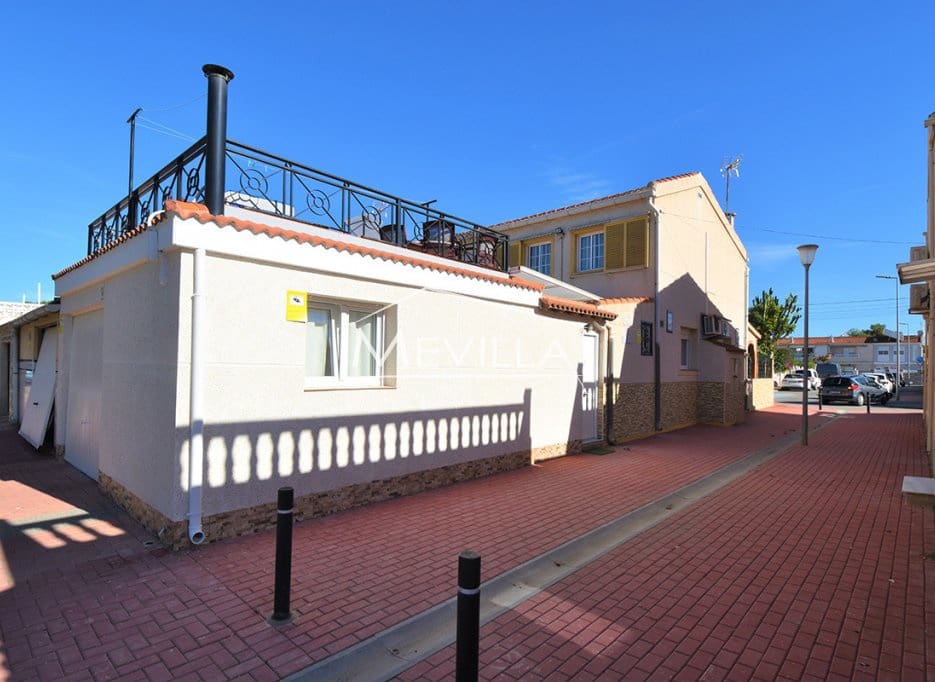 4 Zimmer Villa zu verkaufen in Torrevieja mit Garage - 249.900 € (Ref: 9405878)