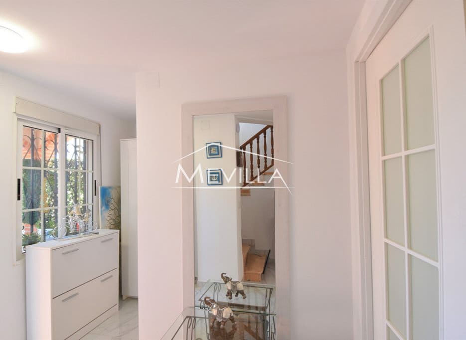 4 Zimmer Villa zu verkaufen in Torrevieja mit Garage - 249.900 € (Ref: 9405878)