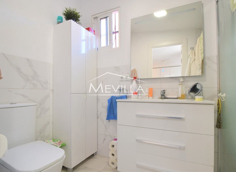 4 Zimmer Villa zu verkaufen in Torrevieja mit Garage - 249.900 € (Ref: 9405878)