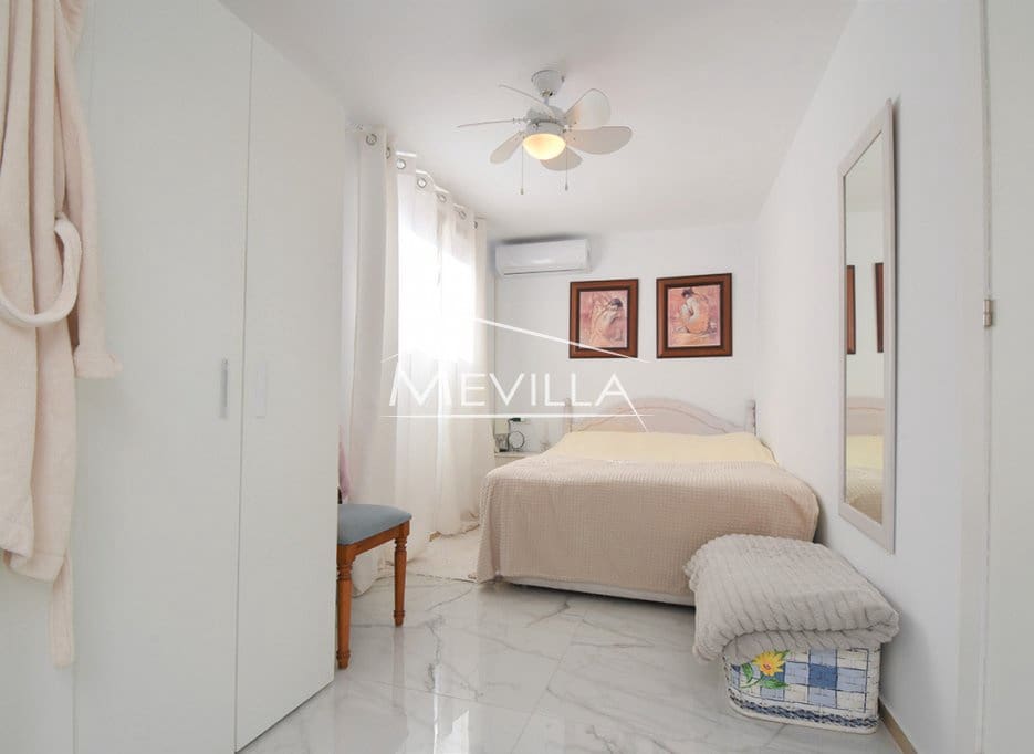 4 Zimmer Villa zu verkaufen in Torrevieja mit Garage - 249.900 € (Ref: 9405878)