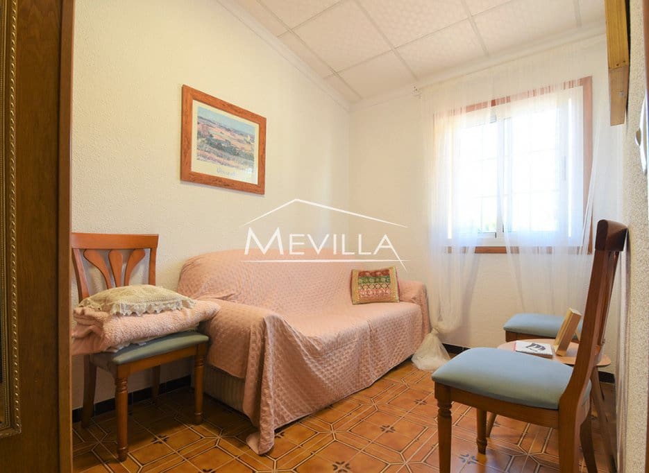 4 Zimmer Villa zu verkaufen in Torrevieja mit Garage - 249.900 € (Ref: 9405878)