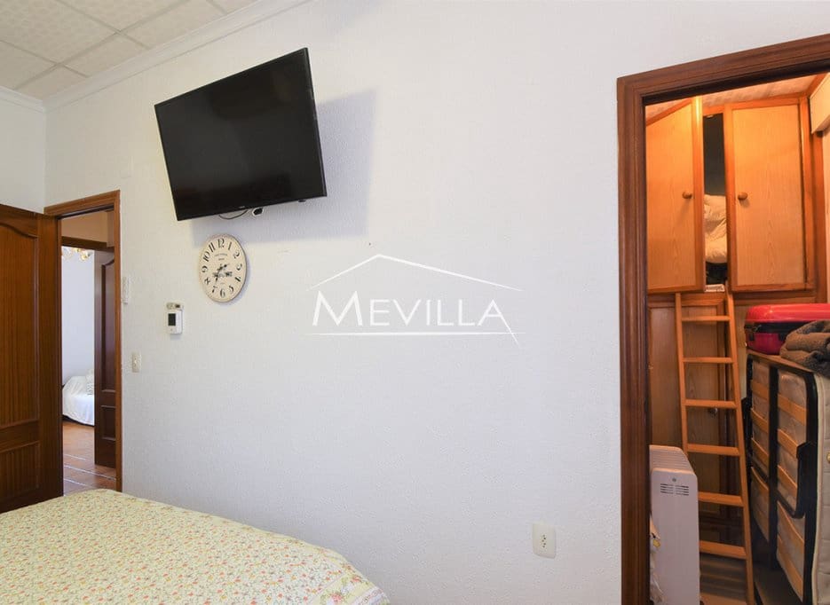 4 Zimmer Villa zu verkaufen in Torrevieja mit Garage - 249.900 € (Ref: 9405878)