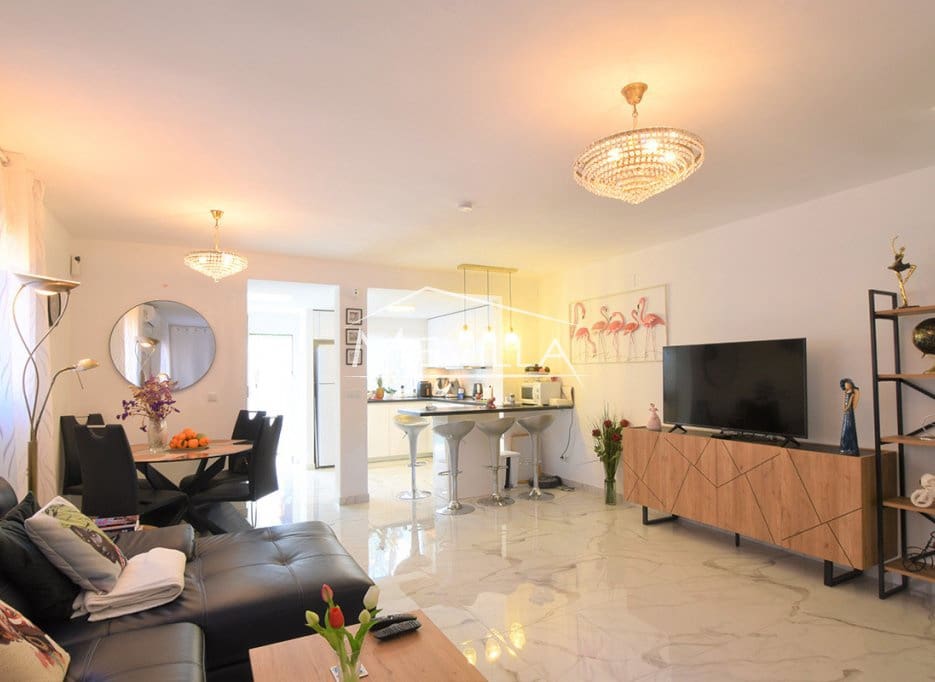 4 Zimmer Villa zu verkaufen in Torrevieja mit Garage - 249.900 € (Ref: 9405878)