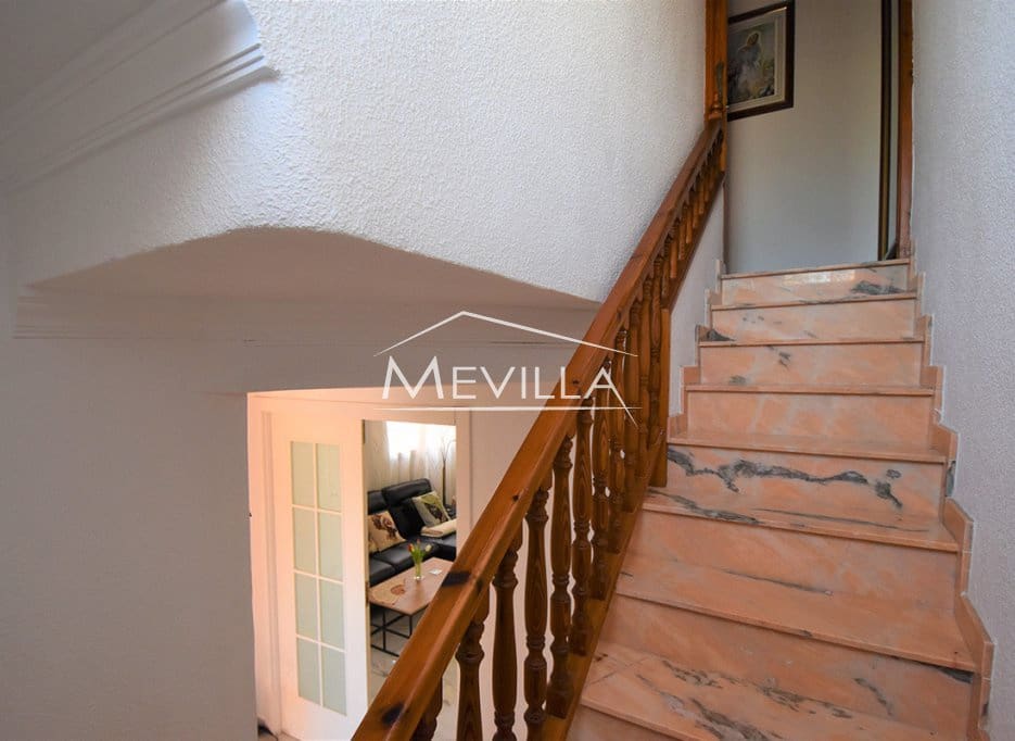 4 Zimmer Villa zu verkaufen in Torrevieja mit Garage - 249.900 € (Ref: 9405878)