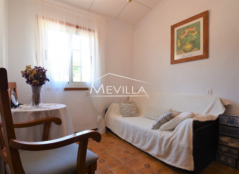 4 Zimmer Villa zu verkaufen in Torrevieja mit Garage - 249.900 € (Ref: 9405878)